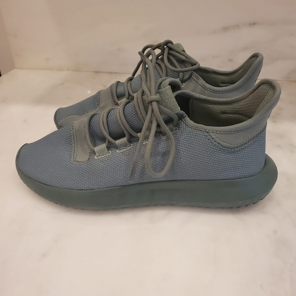 Adidas - Picture 3 of 4